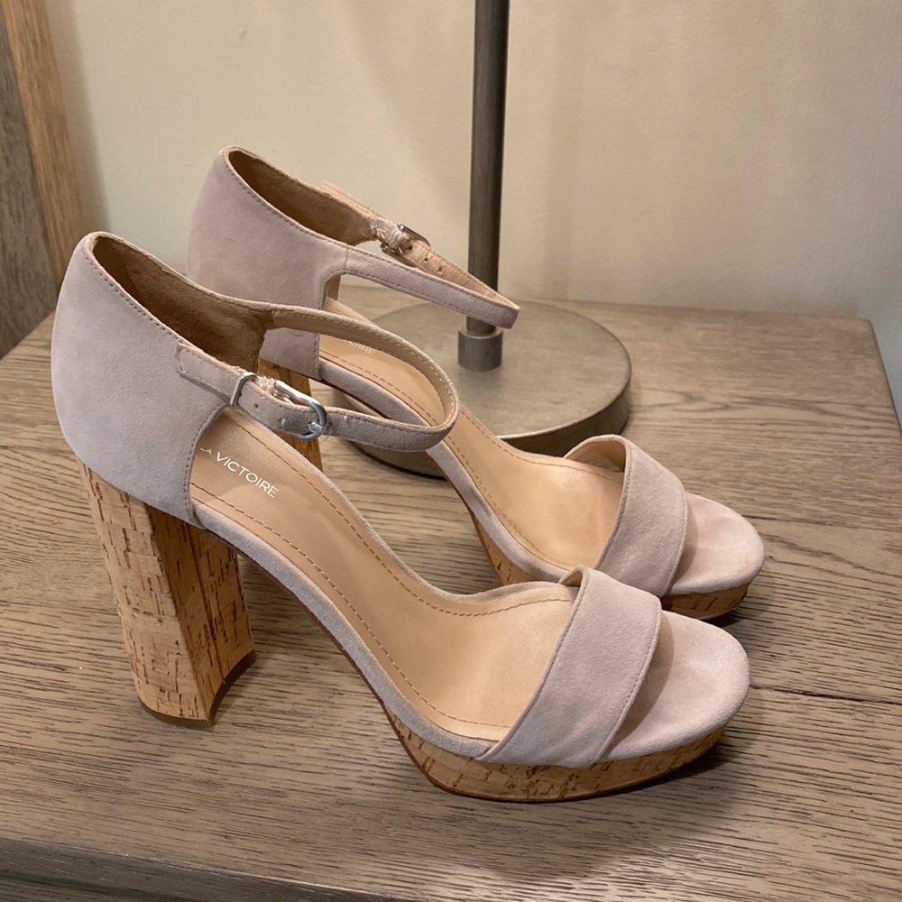 Used- Pour La Victoire Suede Sandals